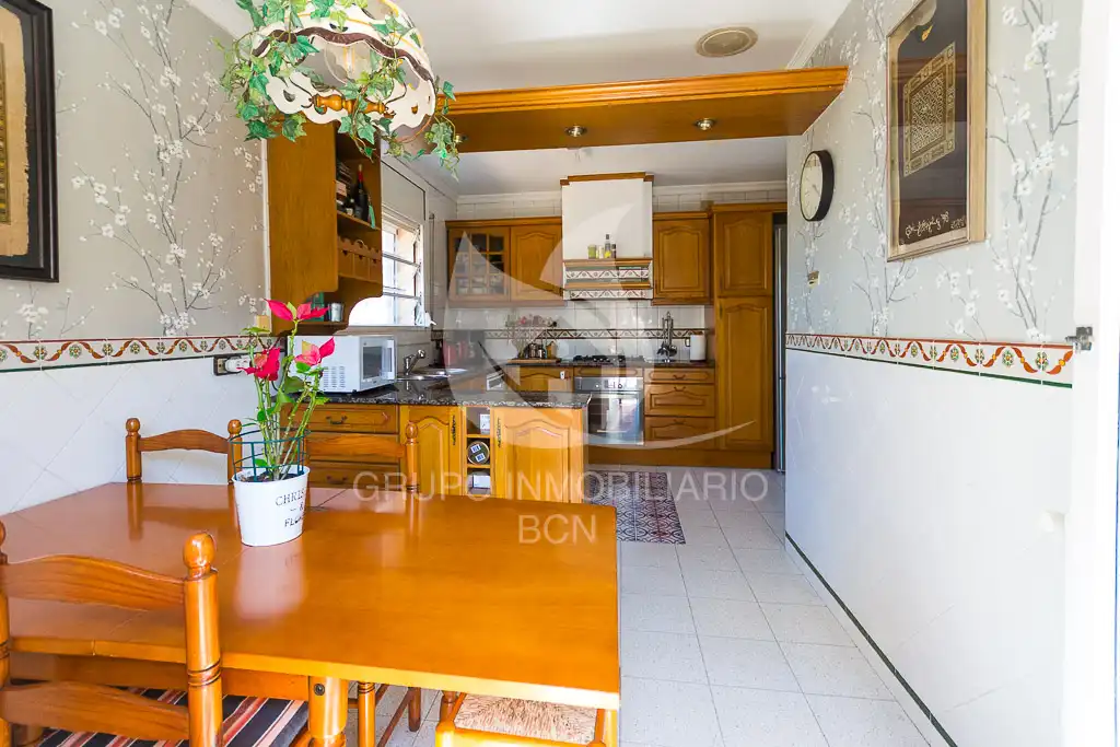 Kitchen of Houses for sale in Montcada i Reixac  with Air Conditioner, Heating and Terrace