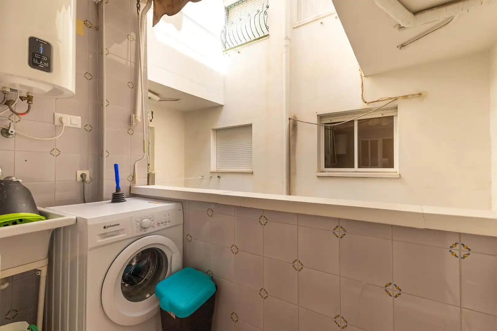 Bathroom of Flat for rent in Orihuela  with Air Conditioner and Furnished