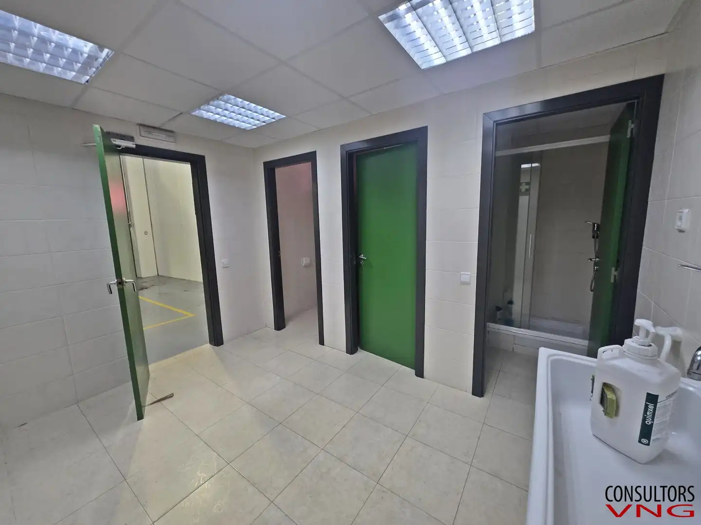 Baño de Nave industrial de alquiler en Sitges