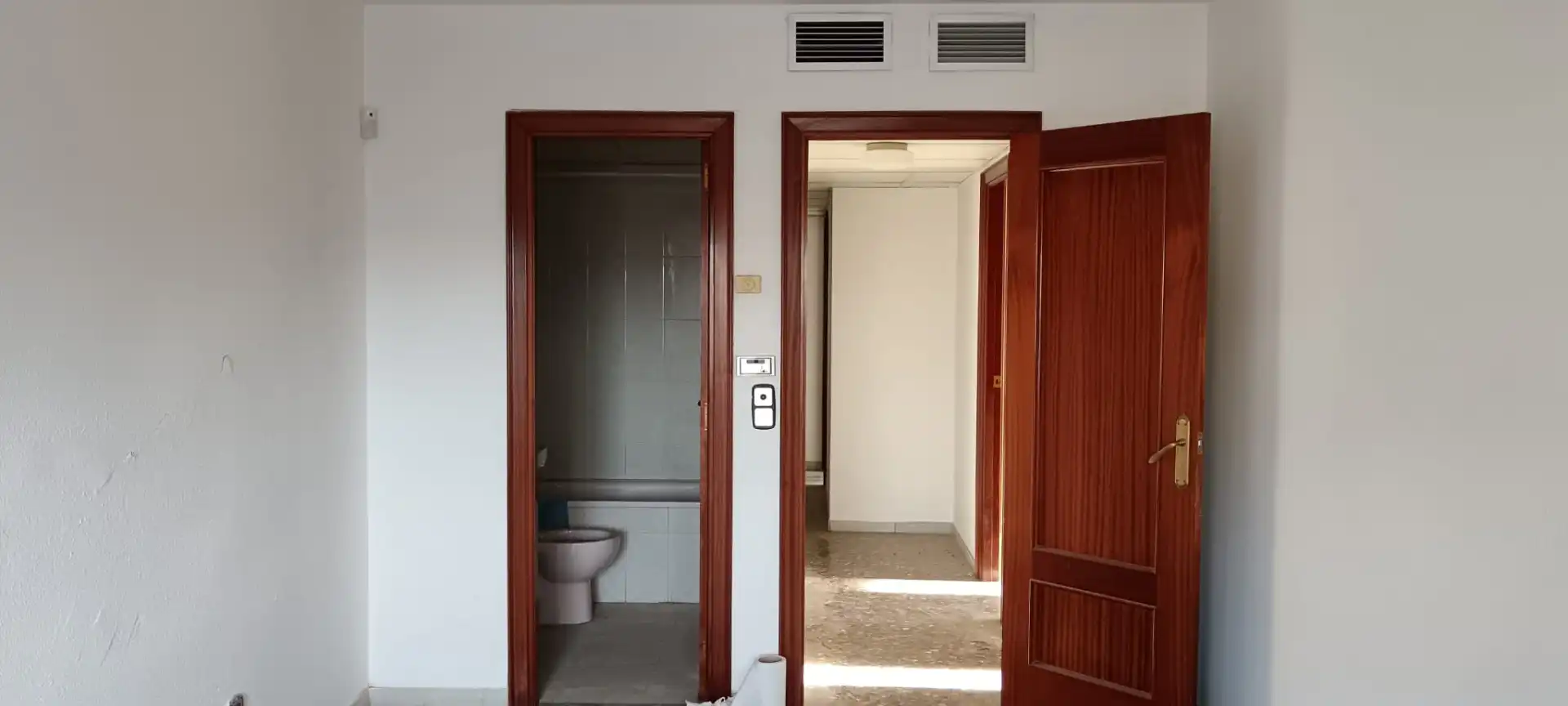 Flat for sale in Zaragoza  with Air Conditioner, Terrace and Storage room
