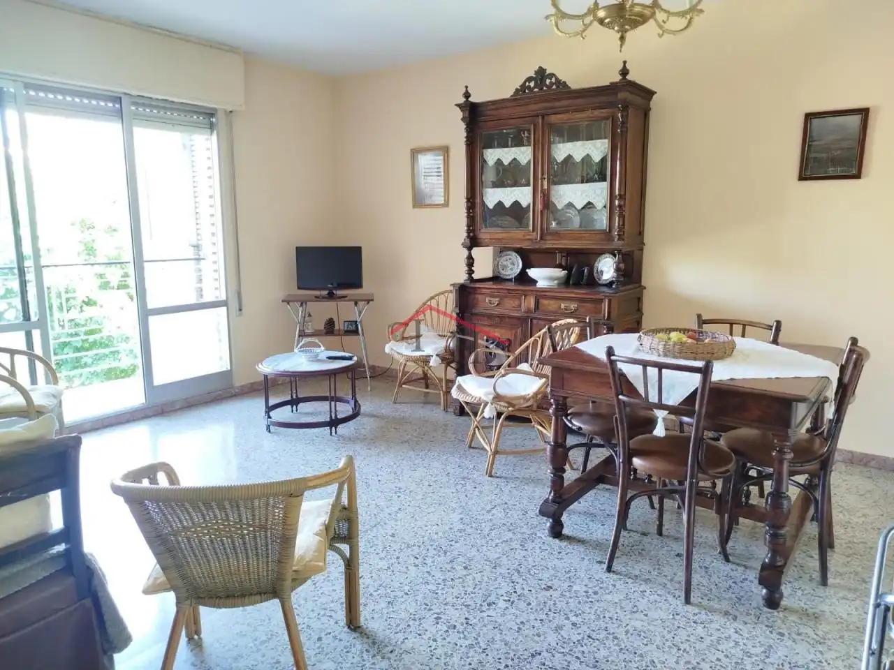 Sala d'estar de Pis en venda en León Capital  amb Calefacció, Terrassa i Moblat