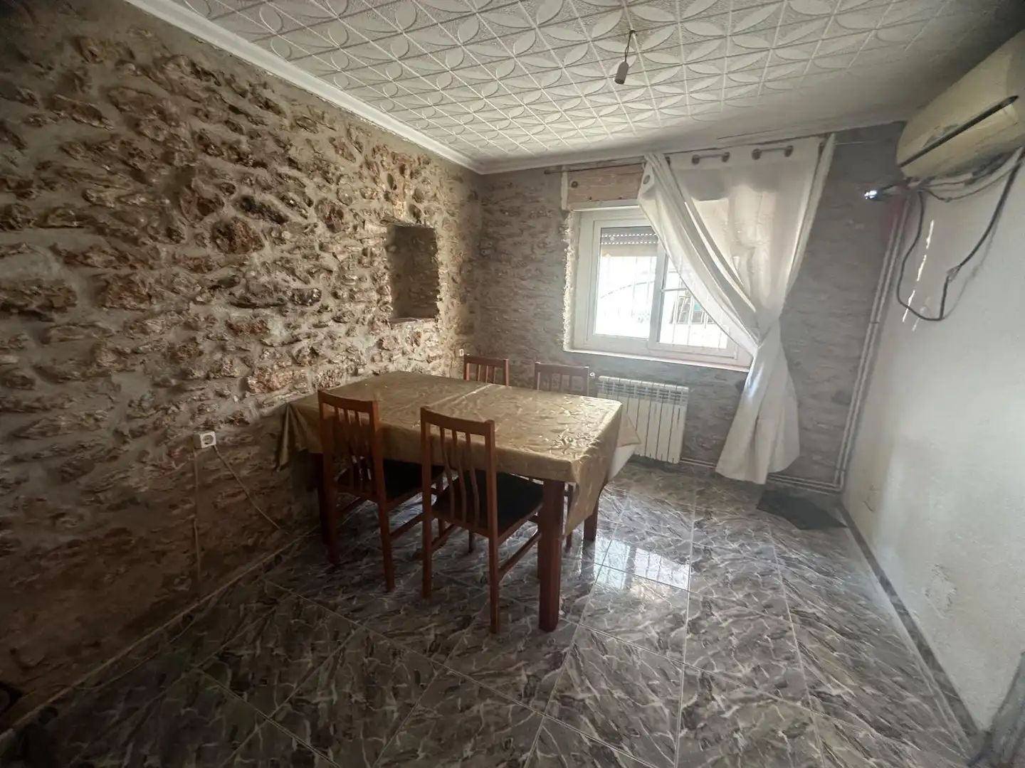 Menjador de Casa o xalet en venda en Santa Bàrbara amb Aire condicionat, Terrassa i Traster