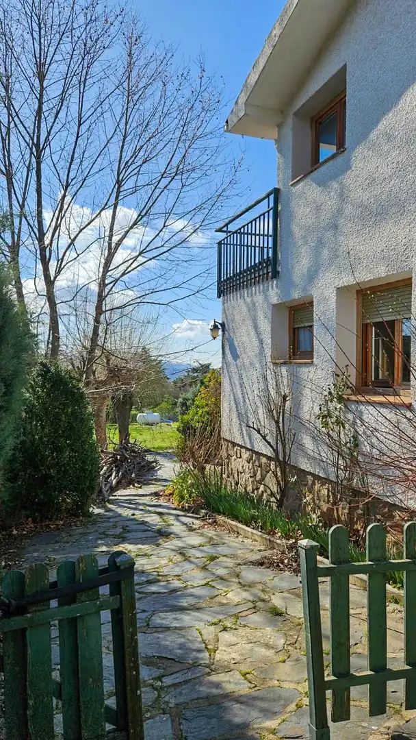 Vista exterior de Casa o chalet en venta en El Boalo - Cerceda – Mataelpino con Calefacción