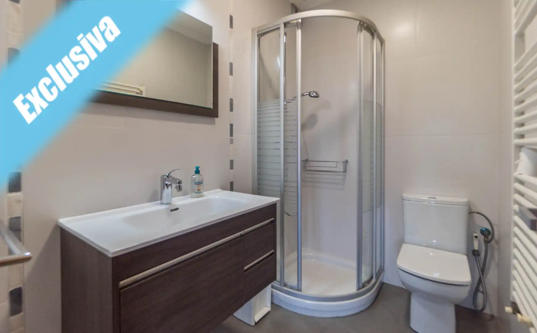 Bathroom of Houses for sale in Bárcena de Cicero  with Air Conditioner, Heating and Private garden