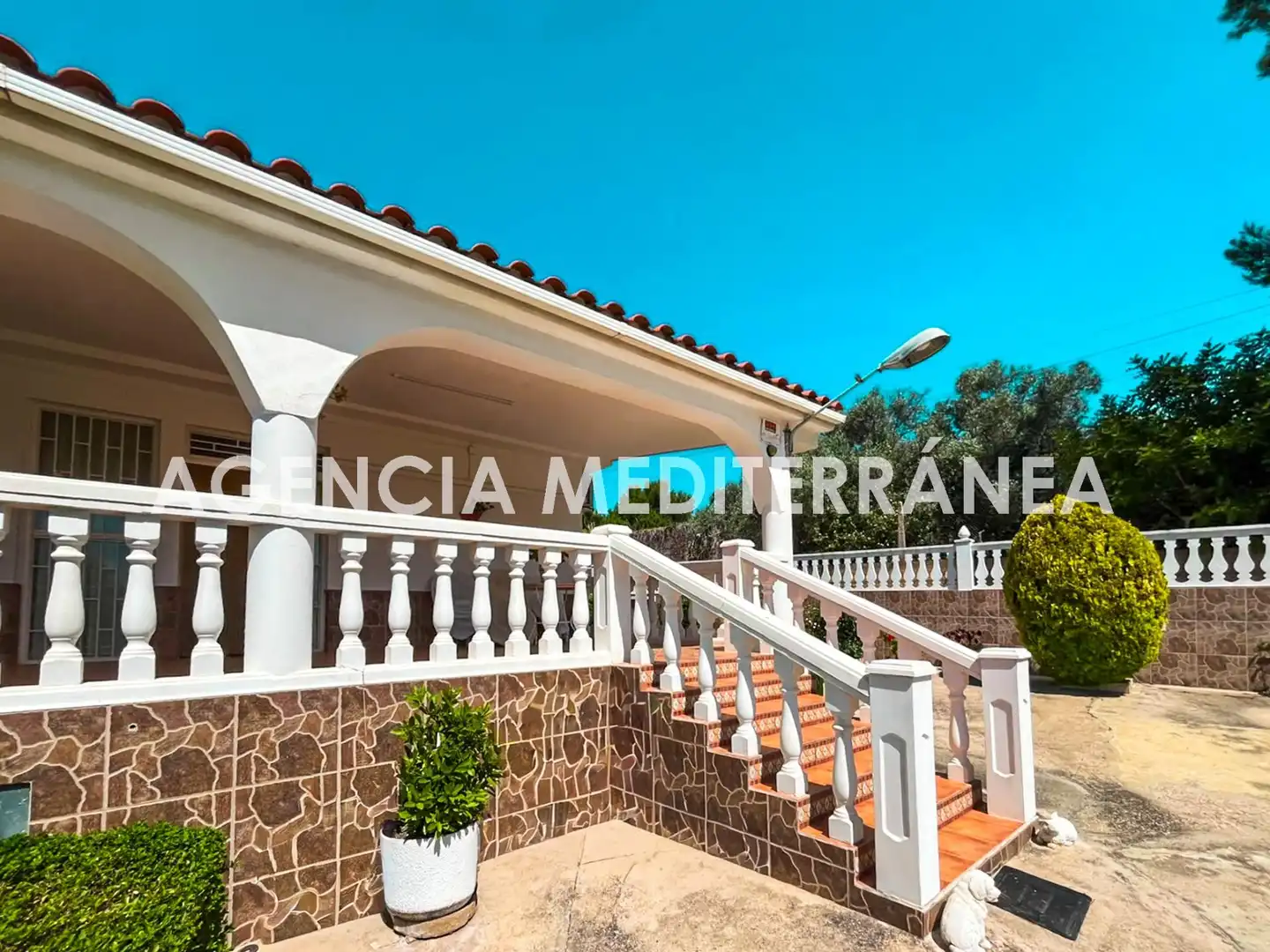 Chalet con piscina en venta en Montserrat, imagen 2