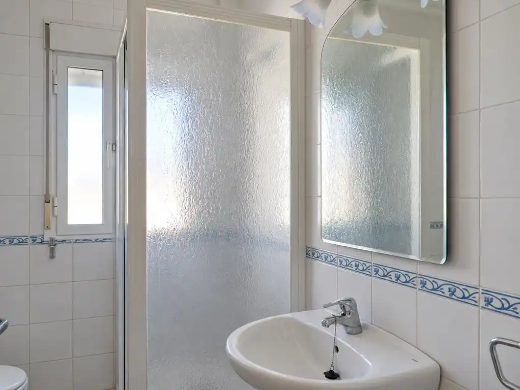 Baño de Apartamento en venta en La Antilla con Aire acondicionado, Terraza y Amueblado