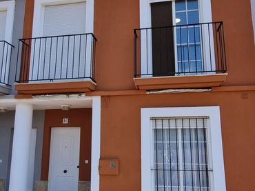 Maison mitoyenne avec balcon à vendre à El Marenyet