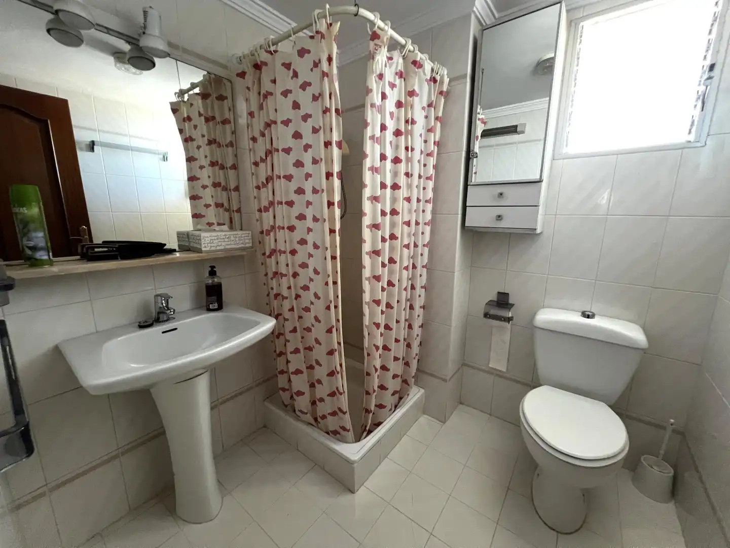 Bany de Apartament en venda en Fuengirola amb Aire condicionat, Terrassa i Piscina comunitària