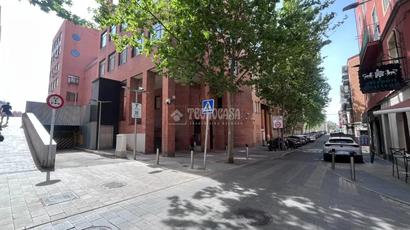 Vista exterior de Piso en venta en Madrid