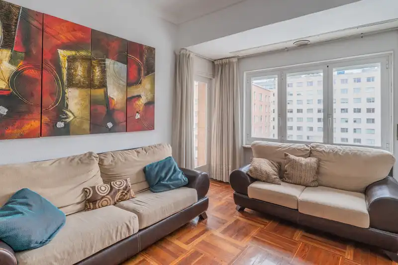 Sala de estar de Piso en venta en  Madrid Capital con Calefacción, Terraza y Amueblado