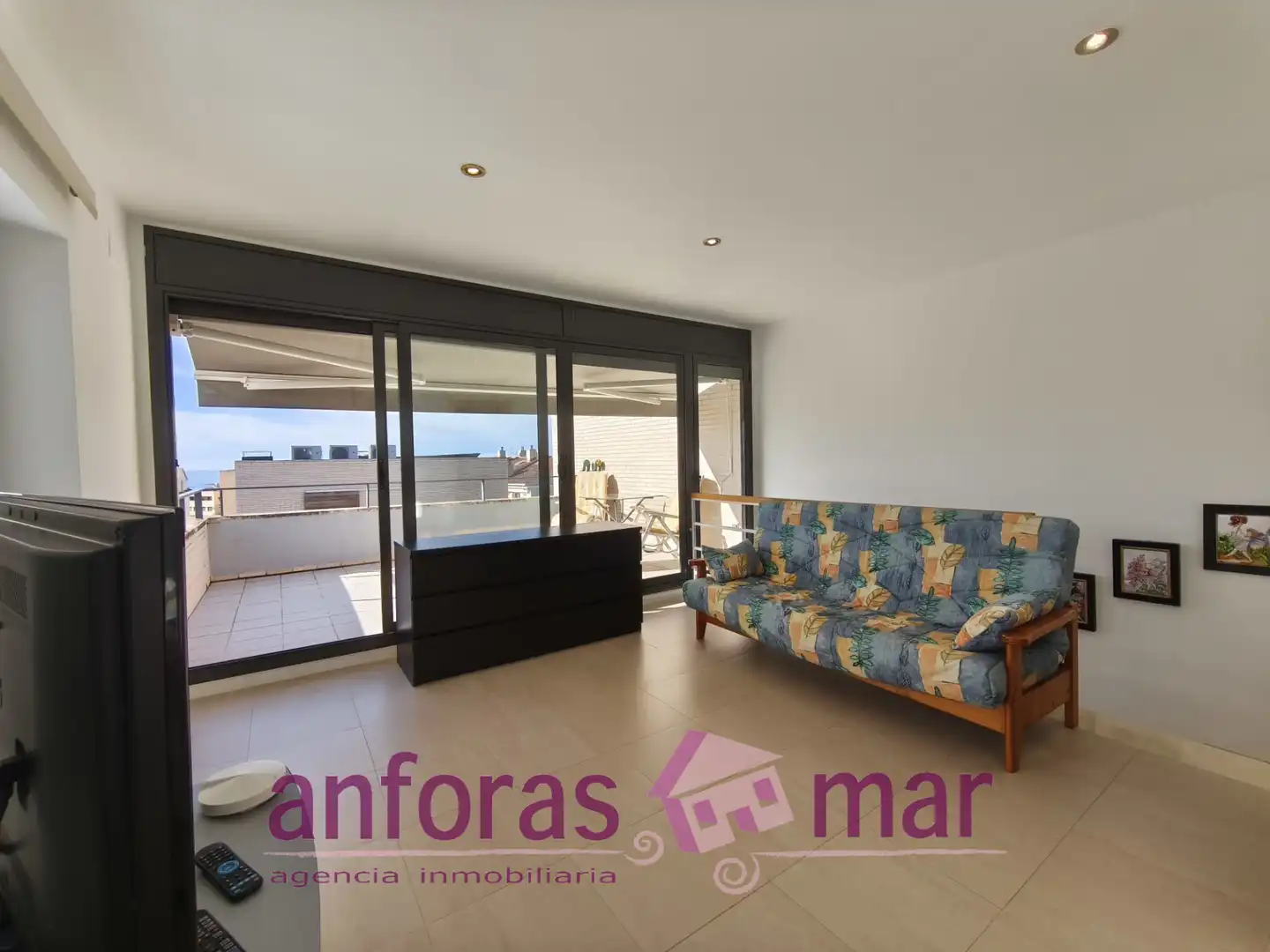 Habitación de Casa adosada en venta en Torredembarra con Aire acondicionado, Calefacción y Jardín privado