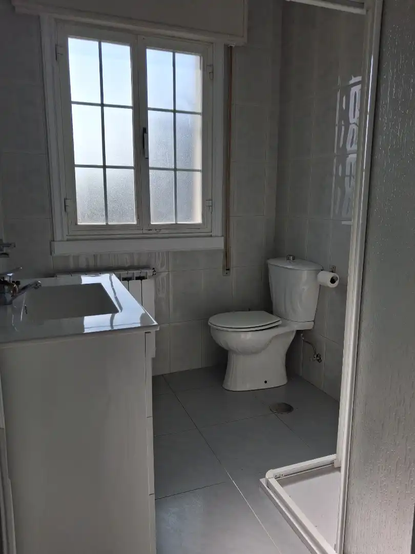 Bathroom of Houses for rent in A Laracha    with Heating, Terrace and Furnished