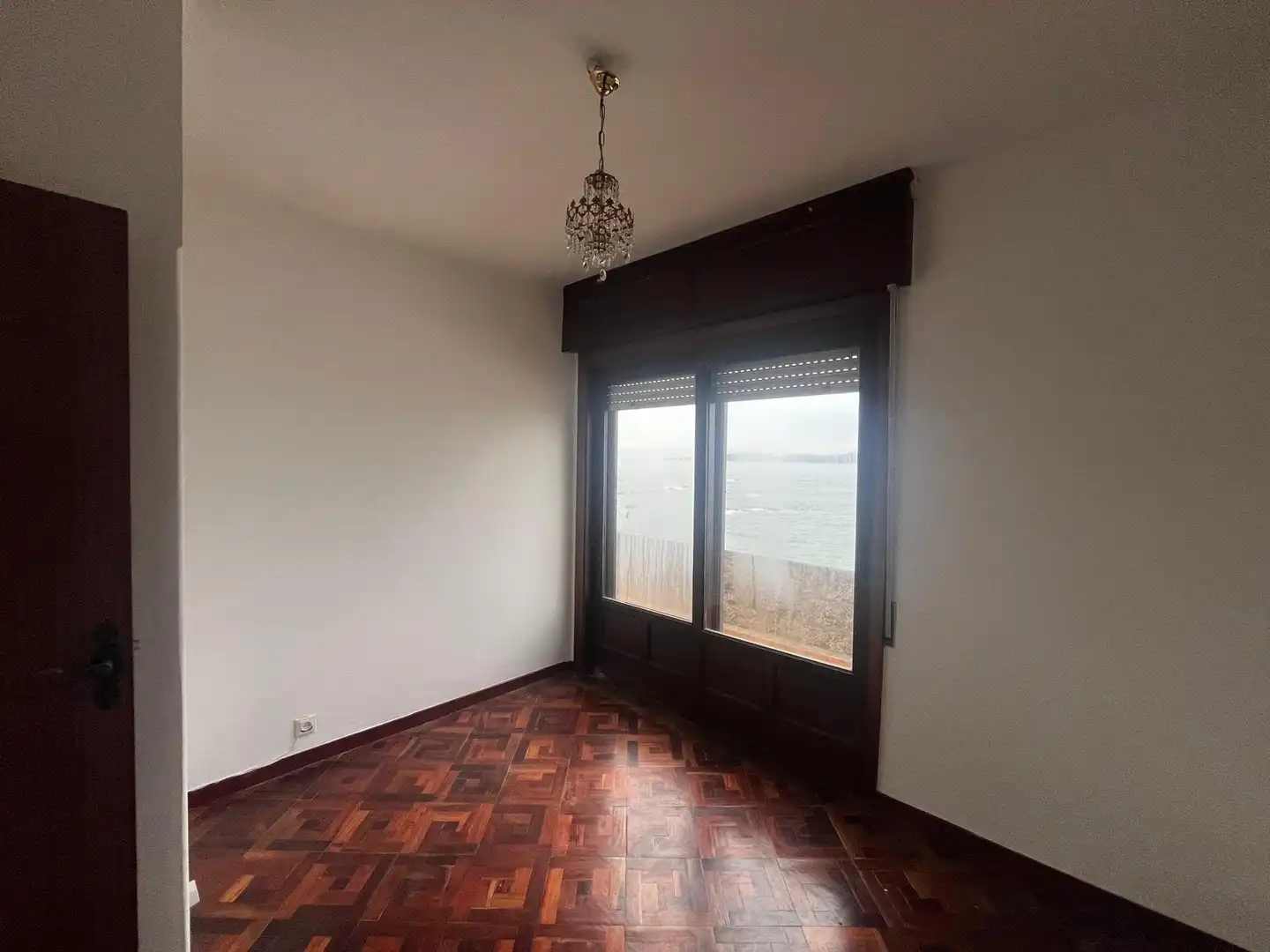 Dormitori de Casa o xalet en venda en Vigo  amb Jardí privat, Terrassa i Traster