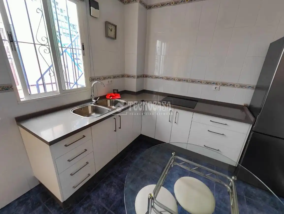 Cuina de Casa o xalet en venda en Los Palacios y Villafranca amb Aire condicionat