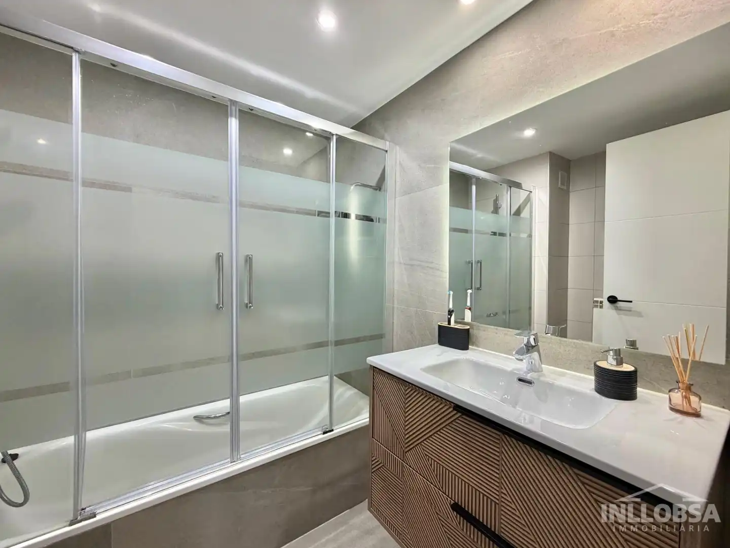 Baño de Piso en venta en Manresa con Calefacción, Parquet y Terraza