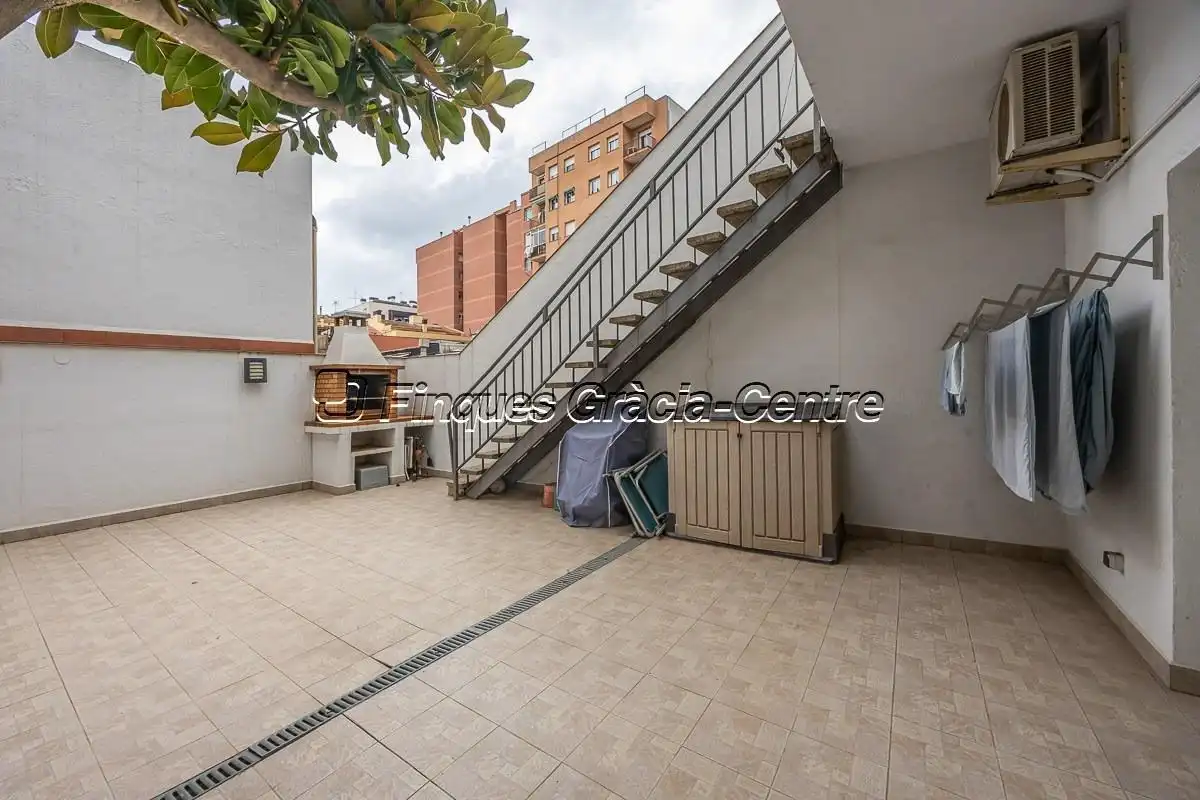Terrassa de Casa adosada en venda en Sabadell amb Aire condicionat, Calefacció i Parquet