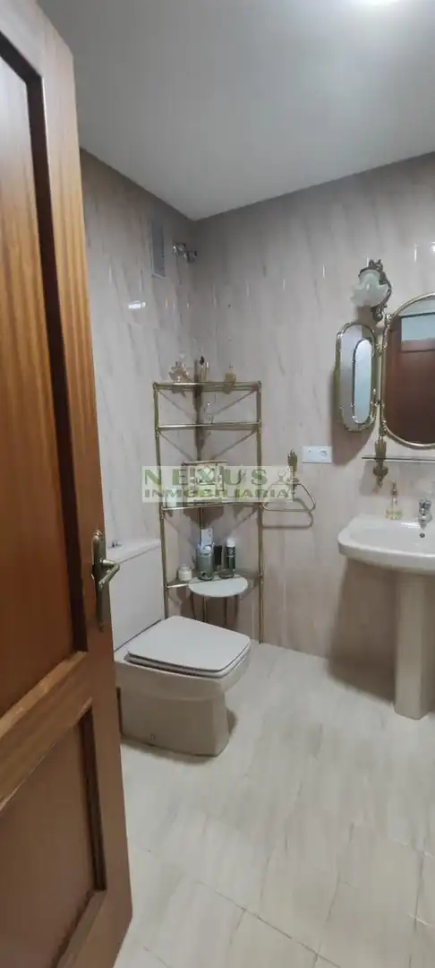 Bathroom of Flat for sale in Cáceres  with Air Conditioner, Heating and Terrace