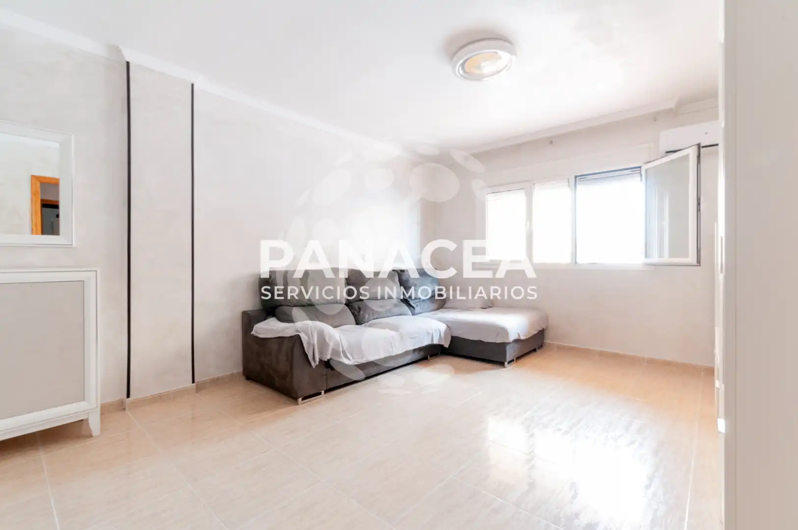 Bedroom of Flat for sale in Roquetas de Mar  with Furnished, Microwave and TV