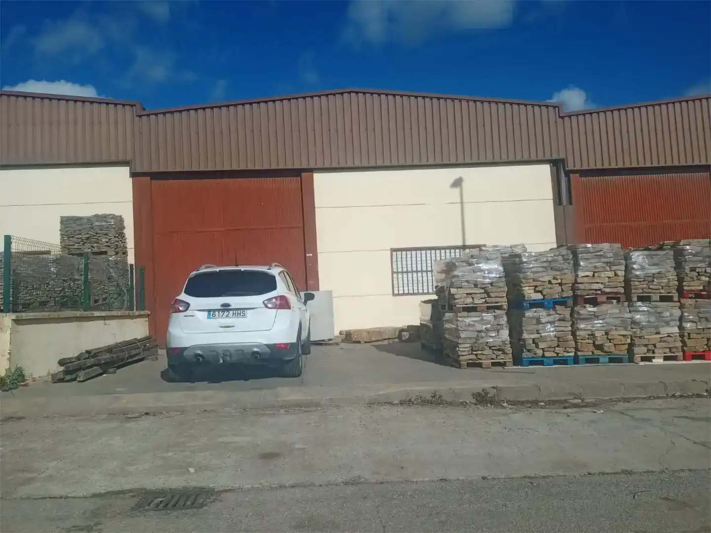 Vista exterior de Nau industrial en venda en Alcalá de los Gazules, Cádiz