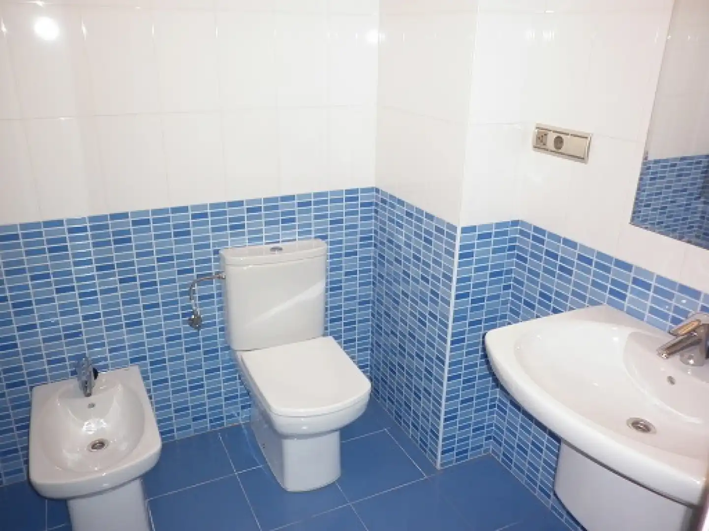 Bany de Pis de lloguer en Oviedo  amb Calefacció i Parquet