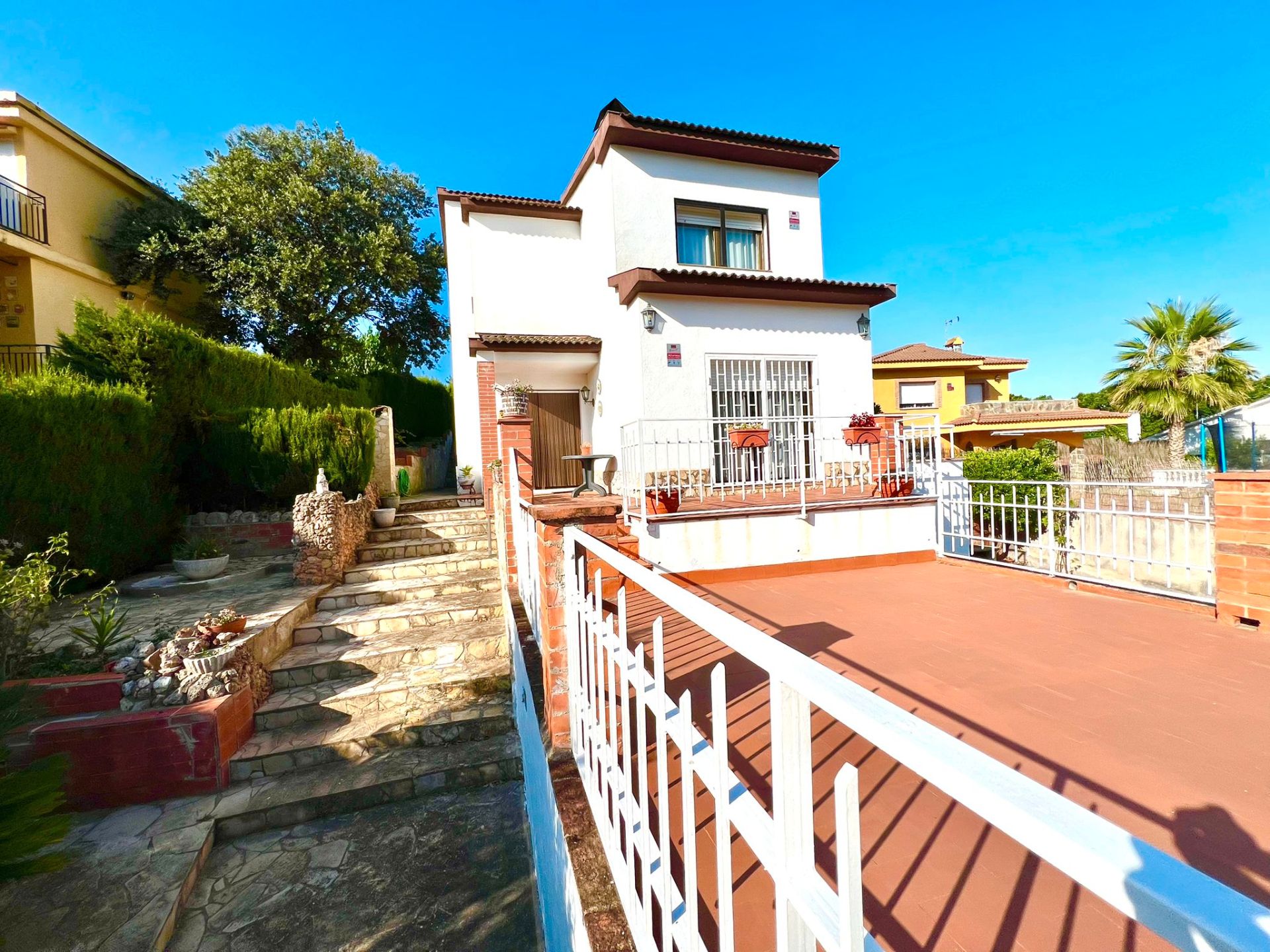 Vista exterior de Casa o xalet en venda en Lliçà d'Amunt amb Jardí privat, Terrassa i Moblat