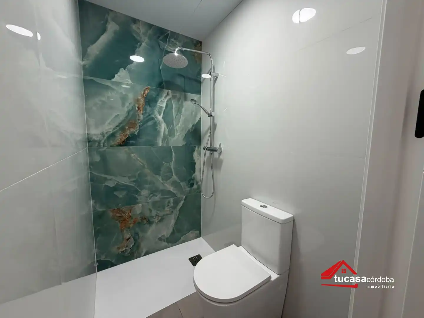 Bany de Loft en venda en Córdoba amb Aire condicionat