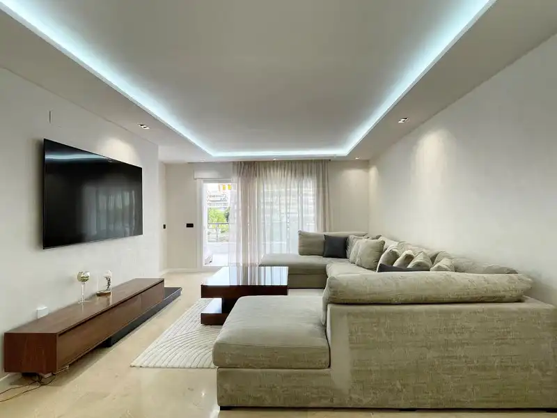 Apartamento con piscina en venta en San Pedro de Alcántara, imagen 11
