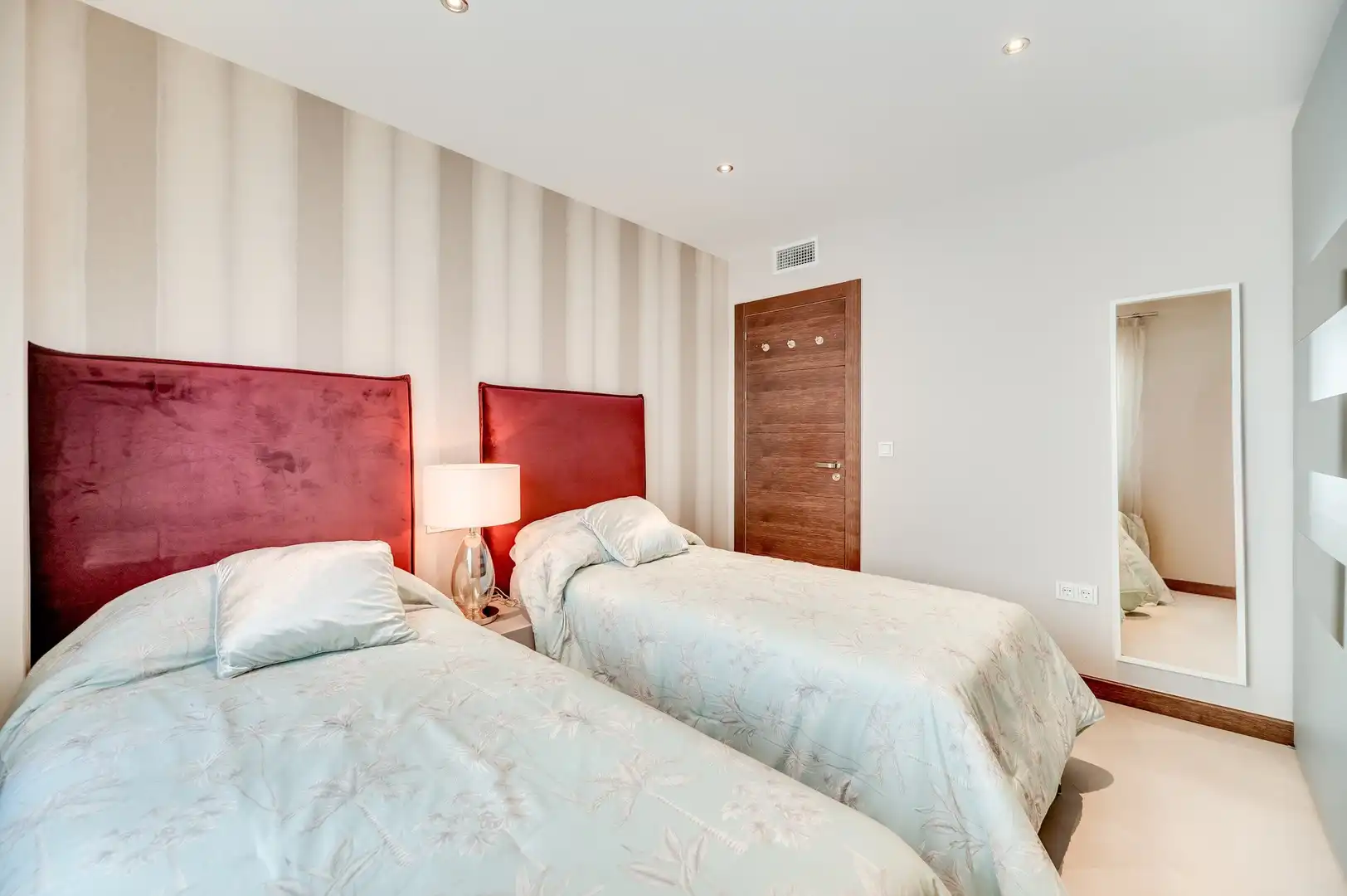 Apartament amb piscina en venda a Nueva Andalucía, imagen 24