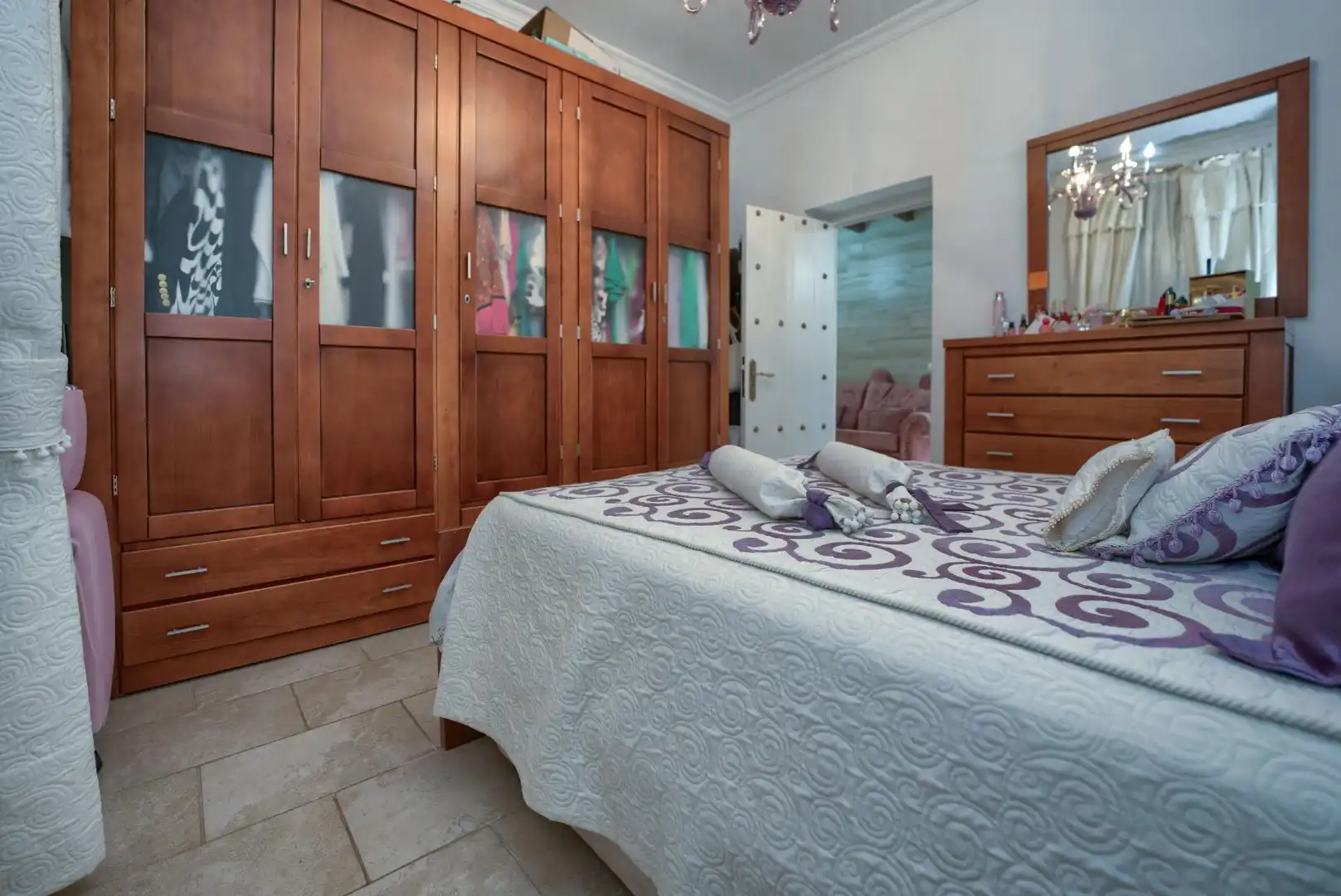 Habitación de Casa adosada en venta en Benacazón