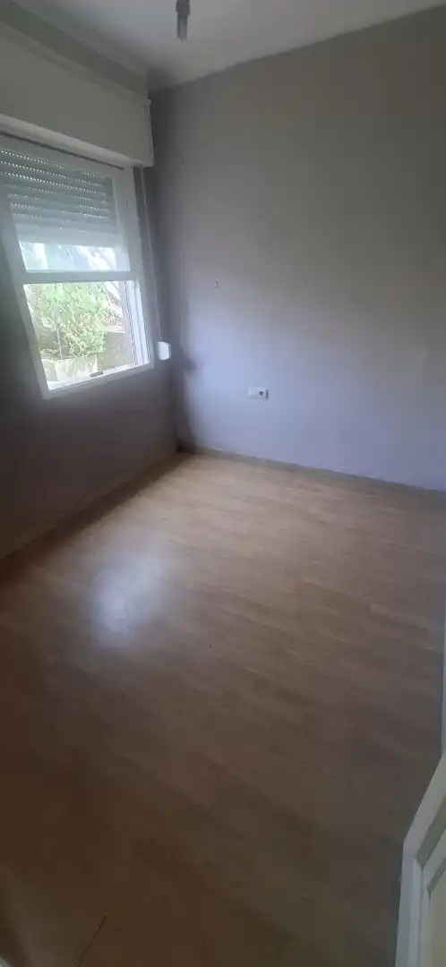 Dormitori de Casa o xalet en venda en Vigo  amb Jardí privat i Terrassa