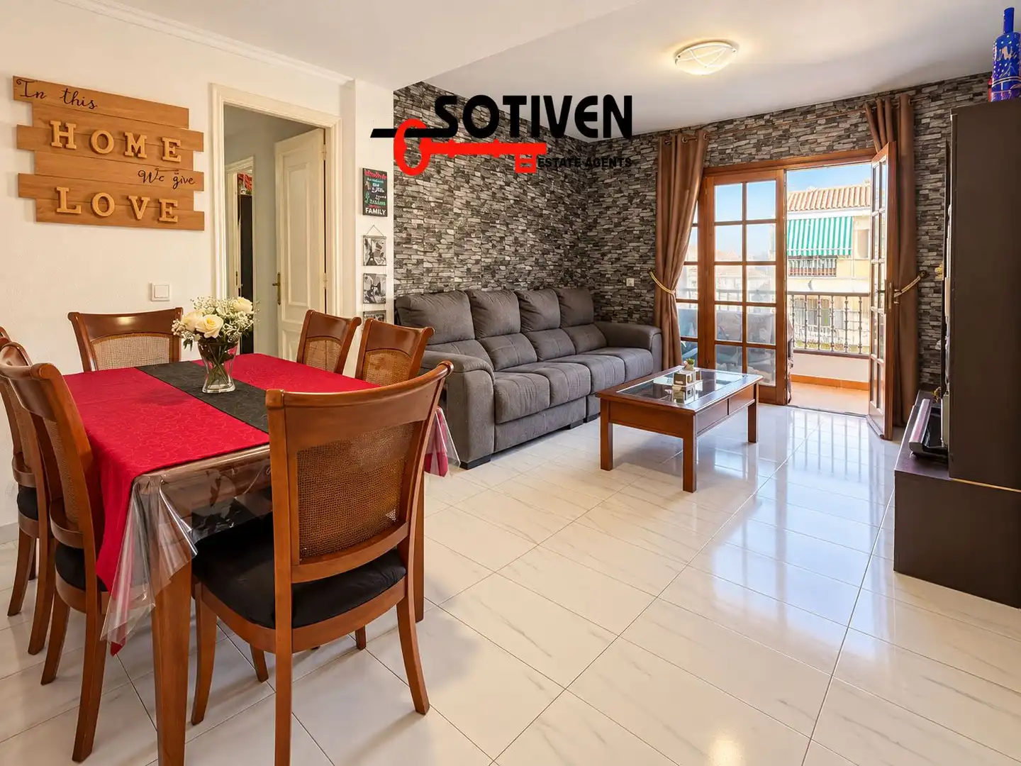 Wohnzimmer von Wohnungen zum Verkauf in Adeje mit Heizung und Balkon