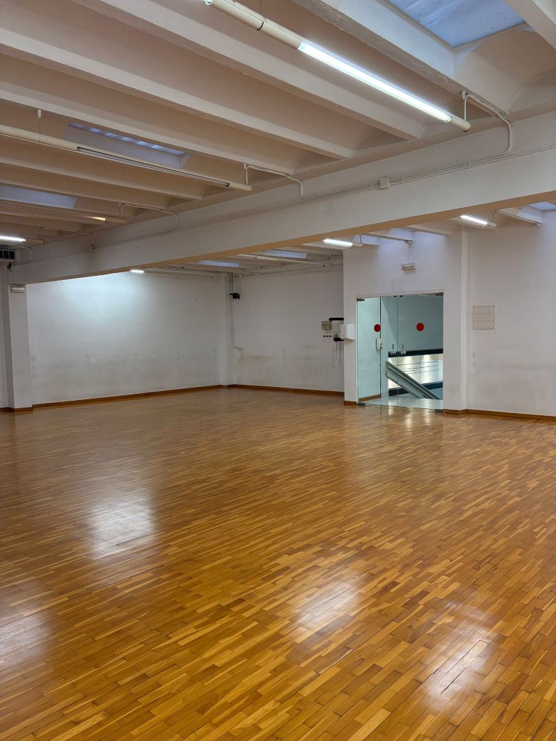 Premises for sale in  Barcelona Capital  with Air Conditioner, Parquet flooring and Alarm