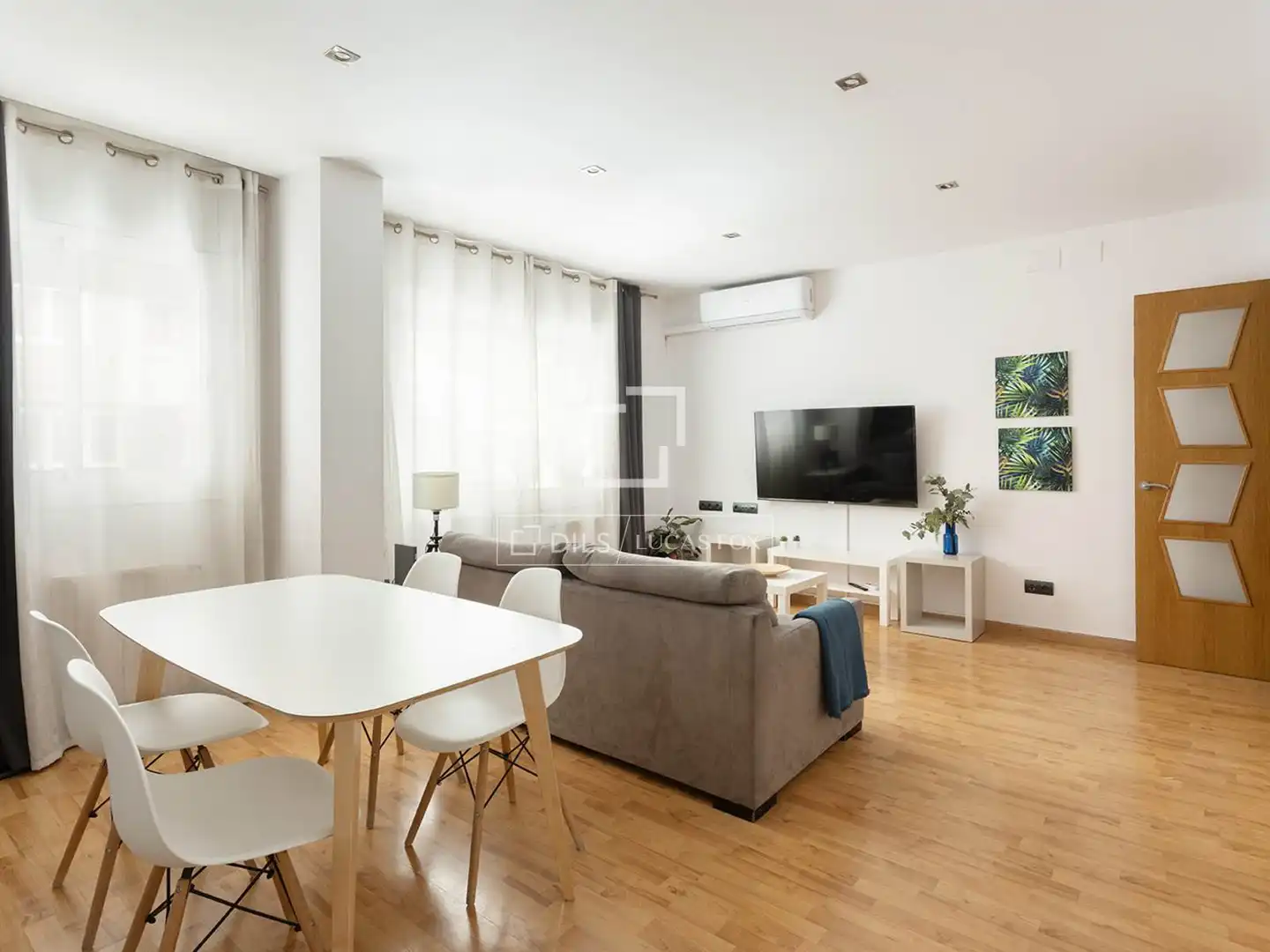Flat with lift for sale in Gràcia
