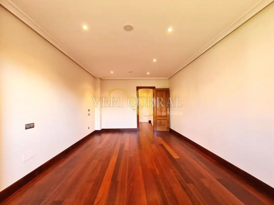 Casa o chalet en venta en Oviedo  con Calefacción, Jardín privado y Terraza