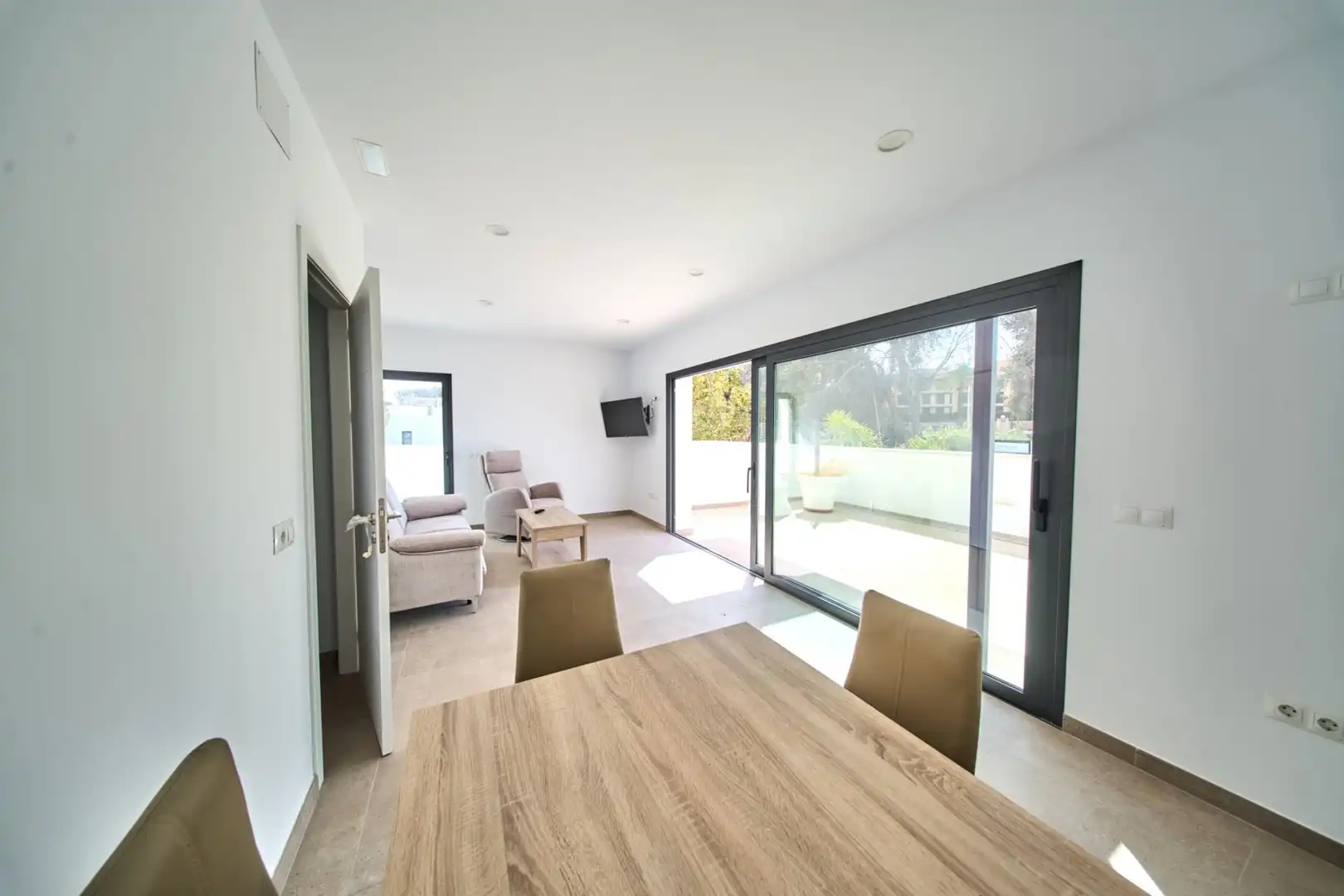 Menjador de Casa o xalet en venda en Marbella amb Jardí privat, Terrassa i Traster