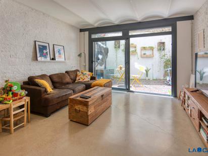 Sala d'estar de Dúplex en venda en  Barcelona Capital amb Calefacció i Terrassa