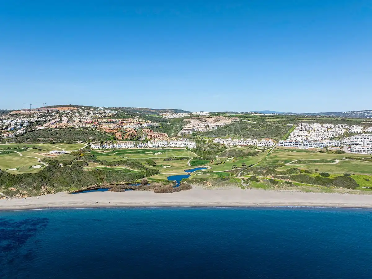 Vista exterior de Piso en venta en La Alcaidesa con Aire acondicionado y Terraza