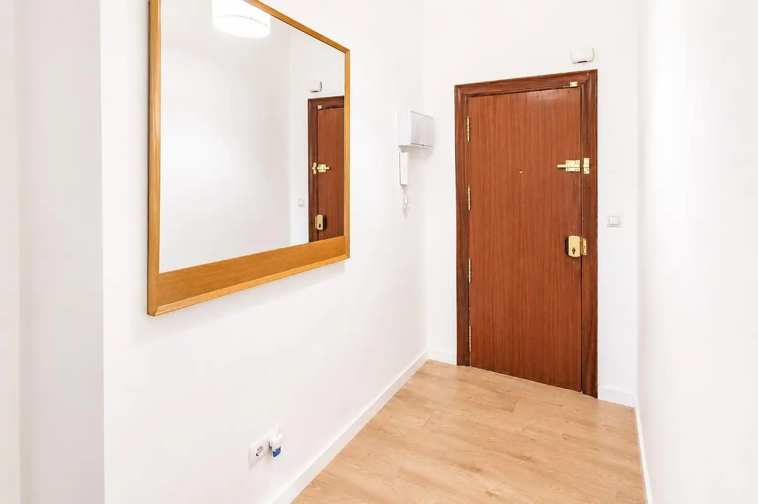 Flat for sale in Valencia  with Balcony