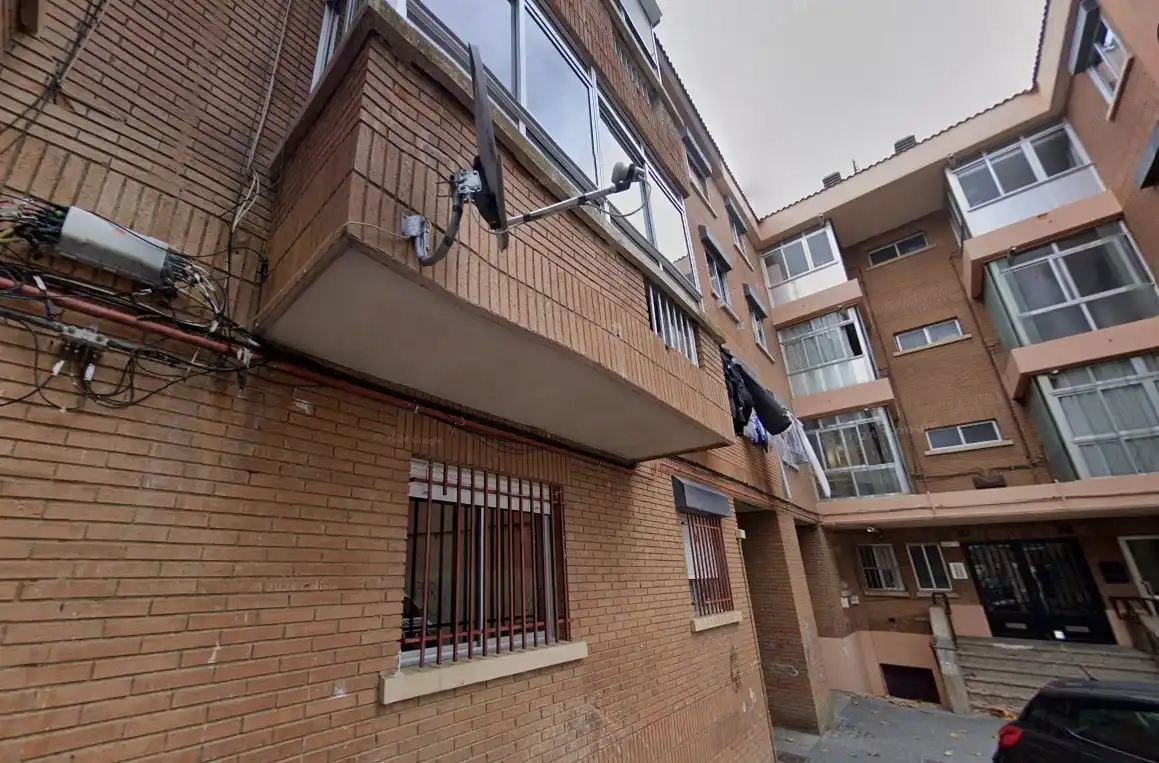 Piso en venta en Calle Navalmoral de la Mata, Tejares - Chamberí - Alcades