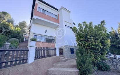 Vista exterior de Casa o xalet en venda en Vallirana amb Aire condicionat, Calefacció i Jardí privat