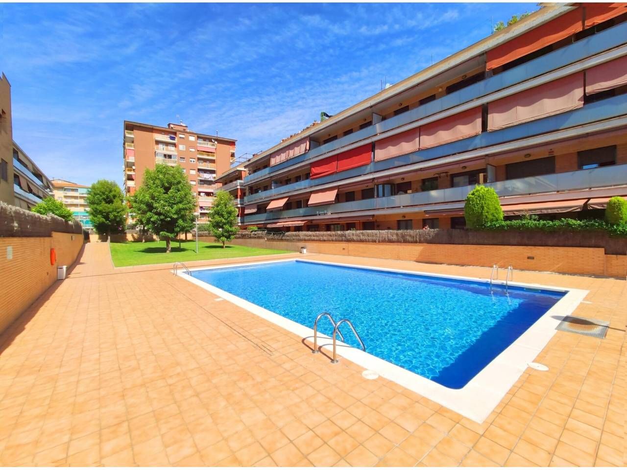 Swimming pool of Flat for sale in Canovelles  with Heating, Parquet flooring and Balcony