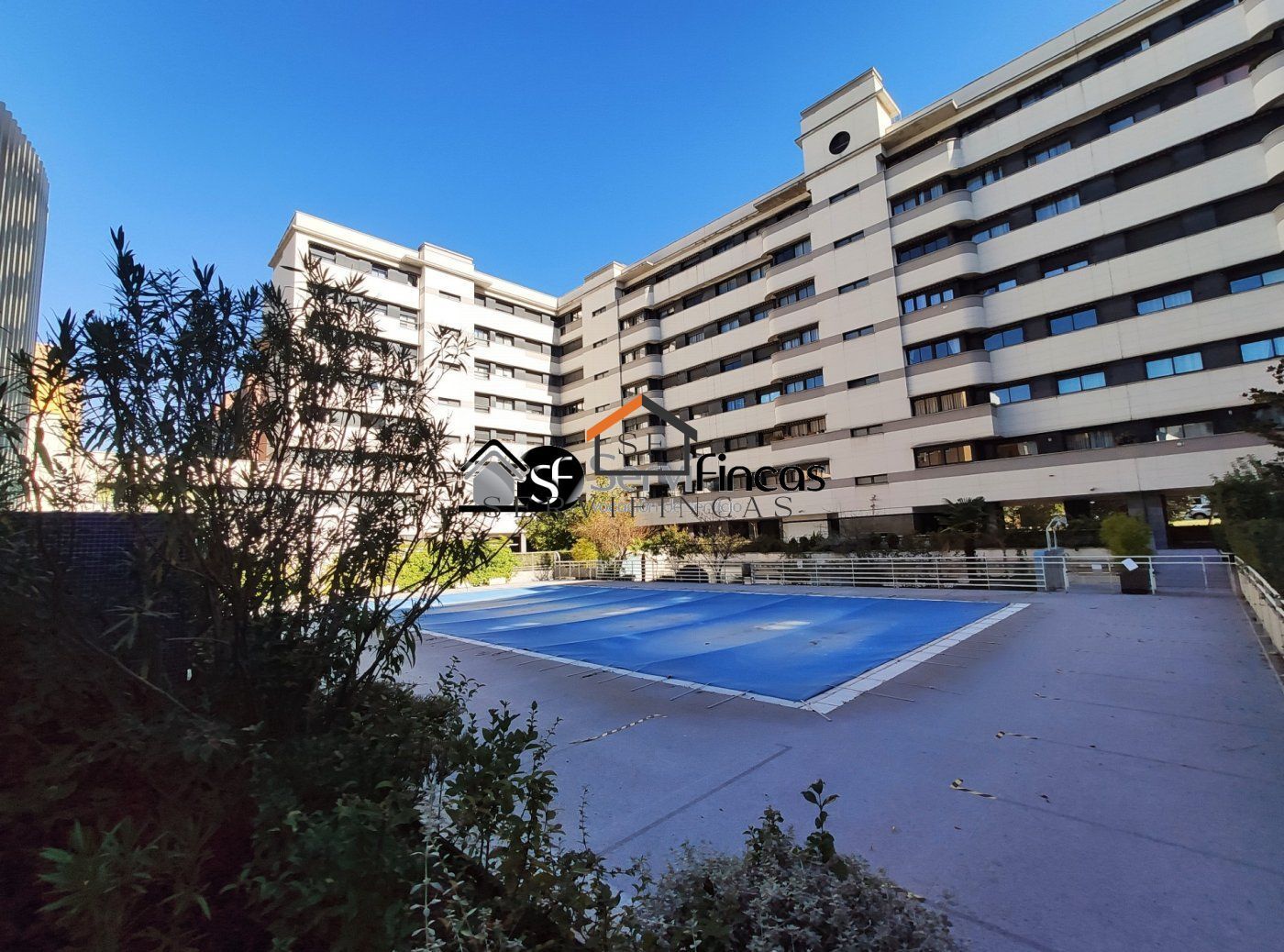 Parking of Flat to rent in  Madrid Capital  with Air Conditioner, Heating and Private garden