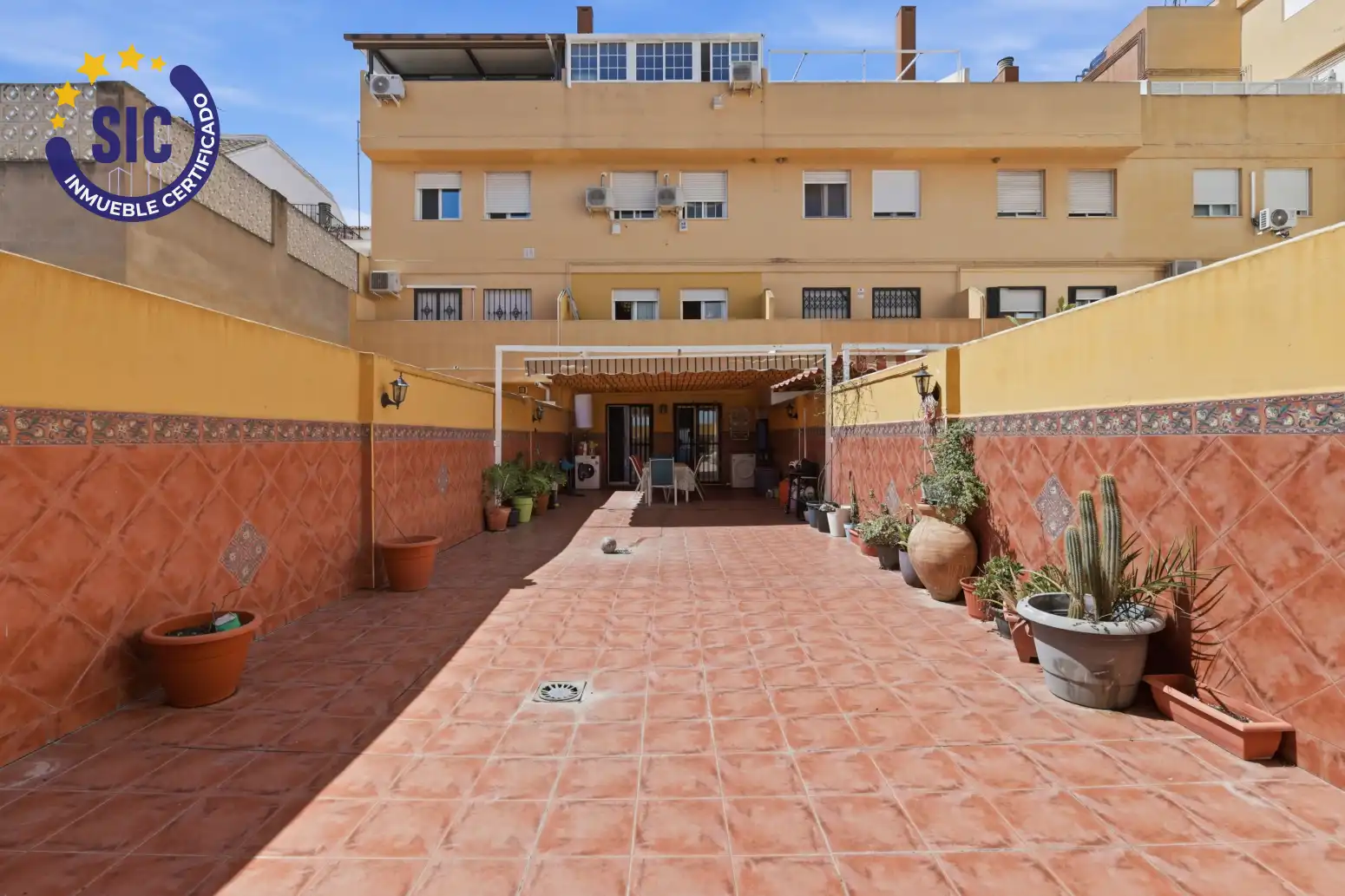 Vista exterior de Pis en venda en Aldaia amb Calefacció, Terrassa i Traster