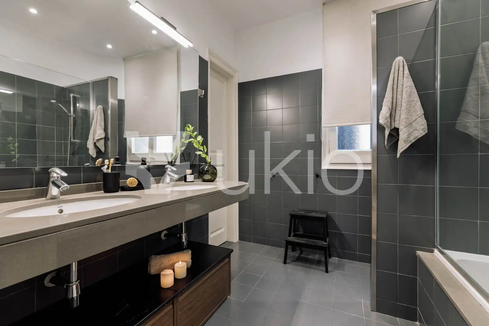 Baño de Apartamento de alquiler en Barcelona con Aire acondicionado, Calefacción y Amueblado
