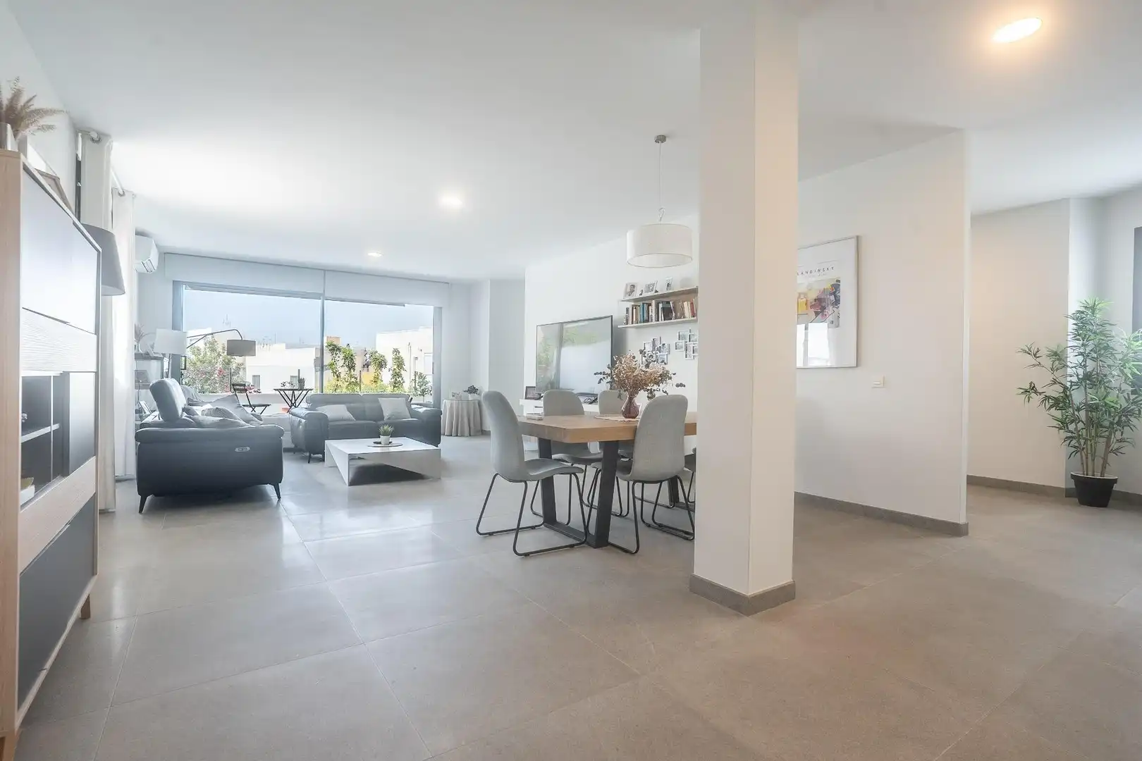 Comedor de Casa o chalet en venta en Almería con Aire acondicionado, Jardín privado y Terraza