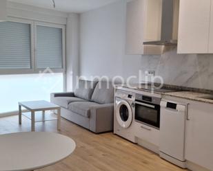 Sala d'estar de Estudi de lloguer en Salamanca Capital amb Aire condicionat i Moblat