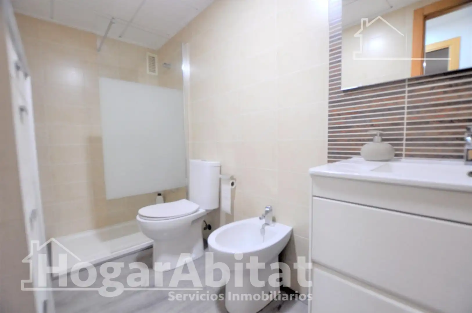 Bathroom of Attic for sale in Alcàsser  with Air Conditioner, Parquet flooring and Terrace