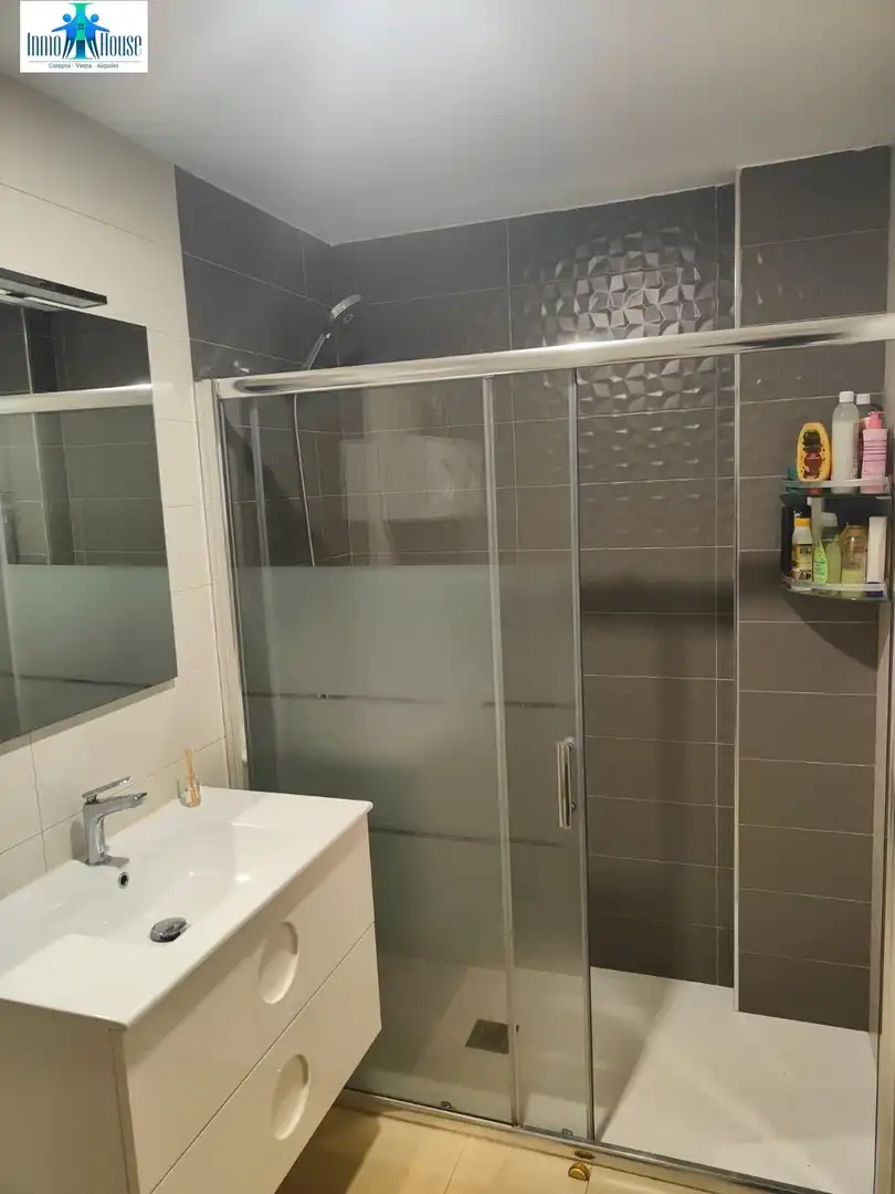 Badezimmer von Wohnung zum Verkauf in Albacete mit Klimaanlage, Heizung und Abstellraum