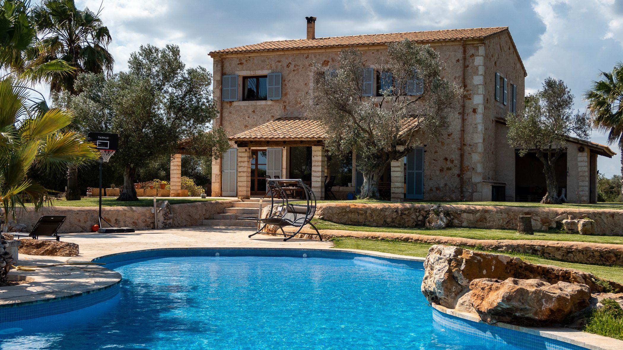 Vista exterior de Finca rústica en venda en Santanyí amb Aire condicionat, Piscina i Moblat