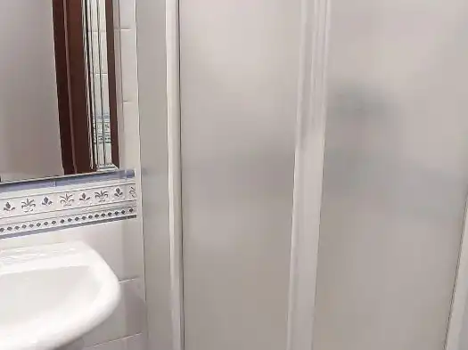 Badezimmer von Wohnung zur Miete in Boiro mit Heizung, Privatgarten und Parkett